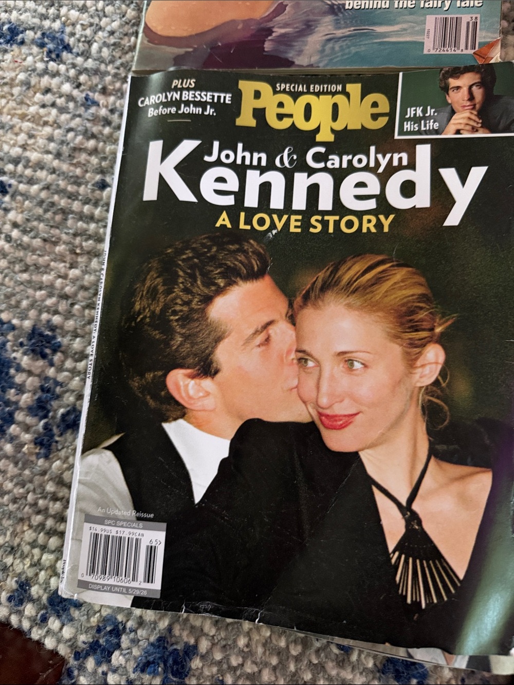 Assorted Vintage JFK & Royalty Magazine Lot - Picture 3 of 8